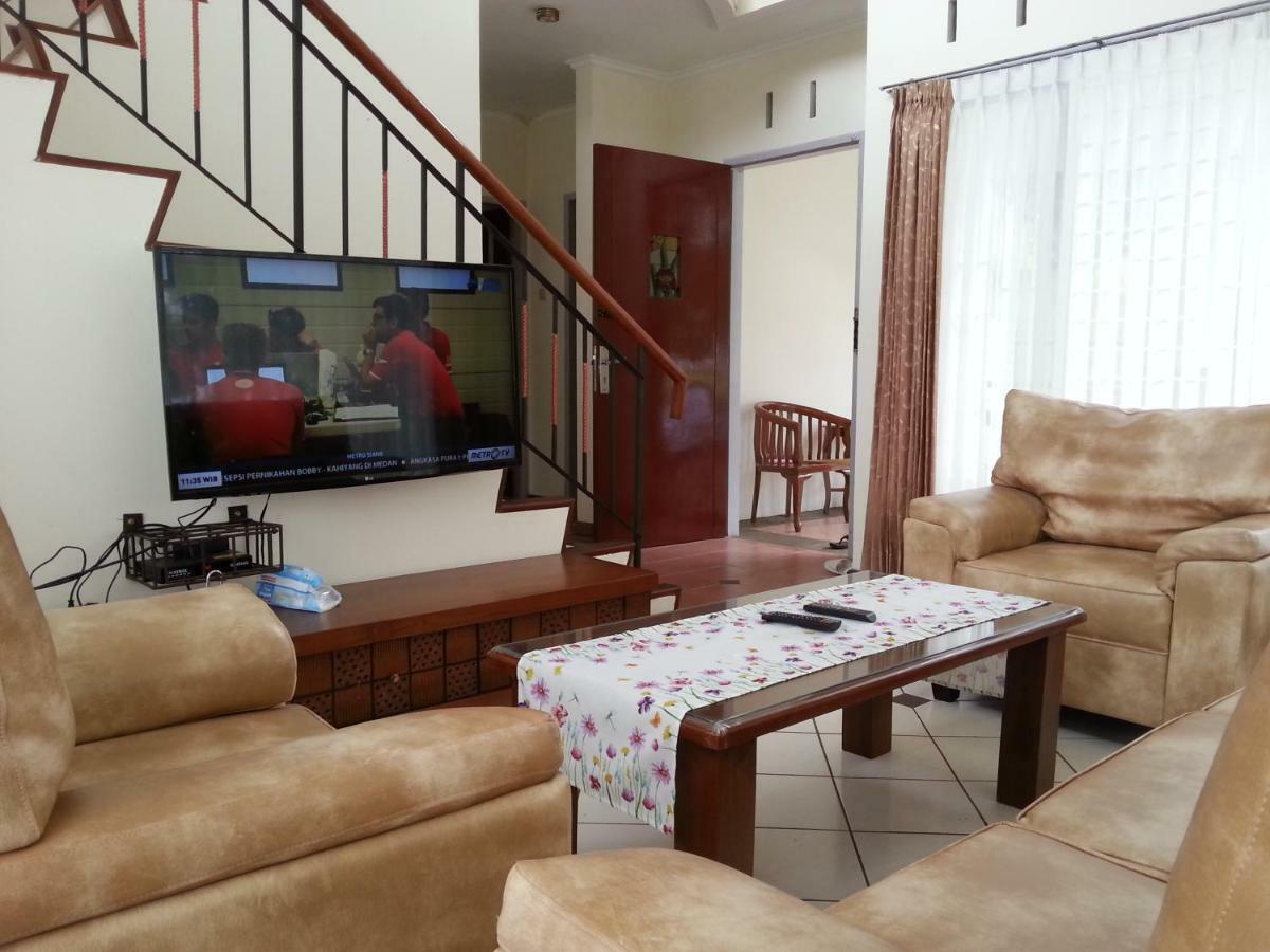Villa 5Cemara Lembang Exterior foto